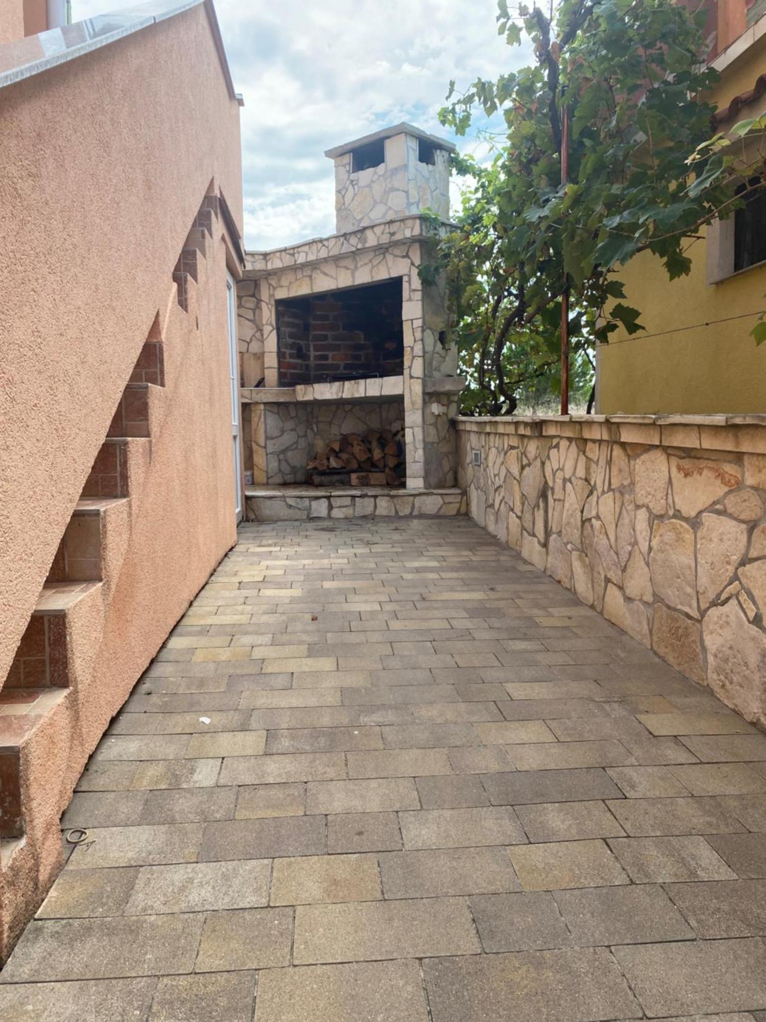 Apartmani Dragicevic Vir Ngoại thất bức ảnh